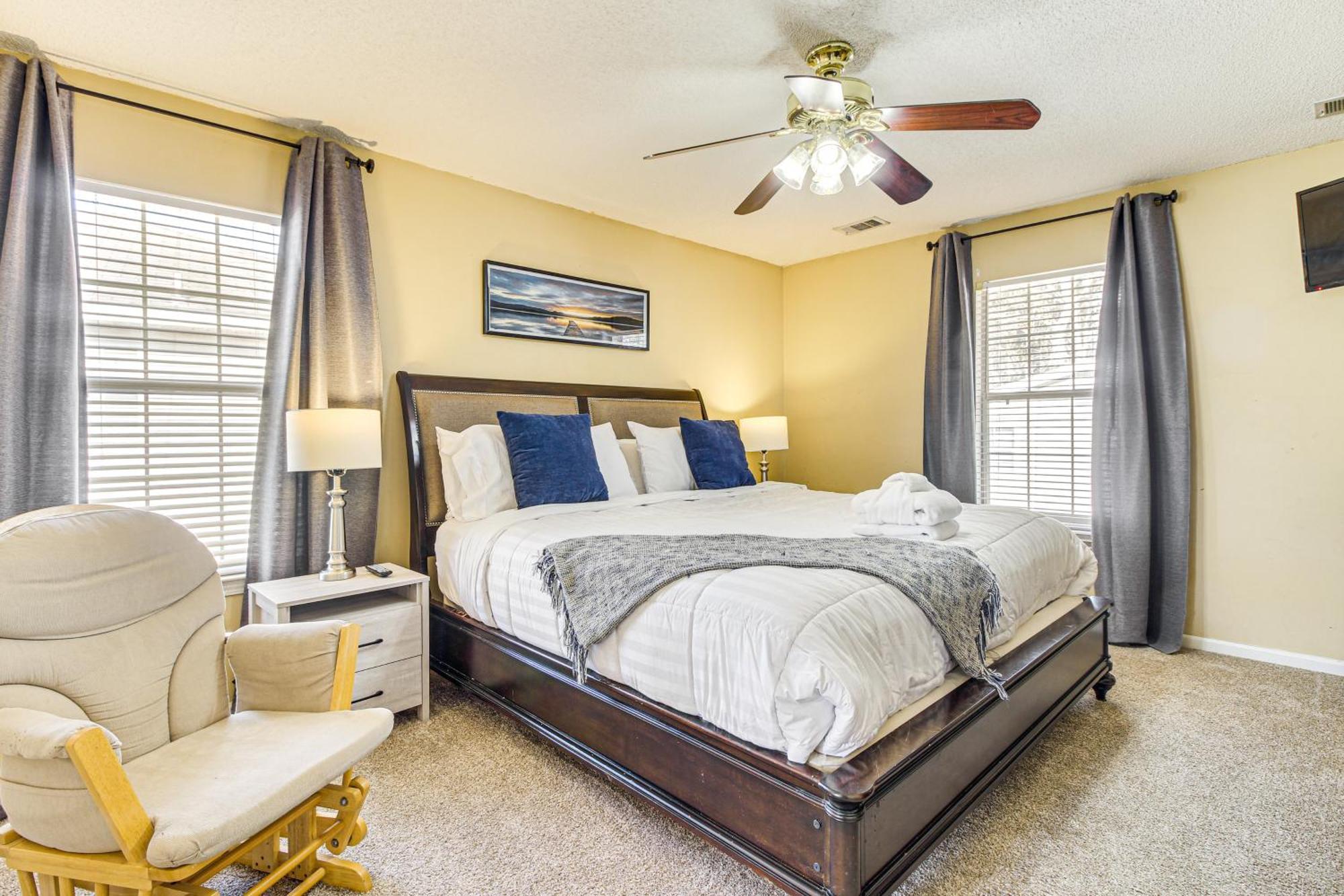 Holiday home 3 Mi To Hunter Army Airfield With Serene Deck Savannah